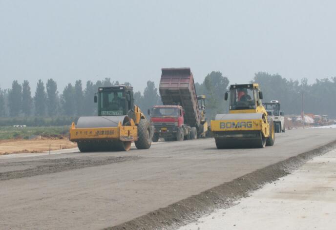 武西桃花峪黄河大桥路面二标路面工程